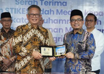 Serah Terima & Penandatanganan MoU antara UMSU dengan Yayasan STIKES Indah Medan